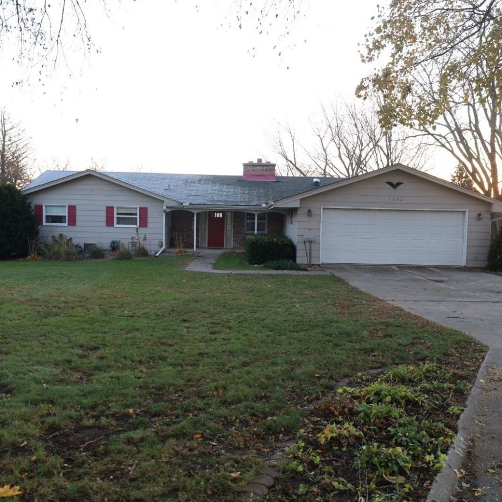 1002 S Tama, Rock Rapids, IA 51246 Main Photo