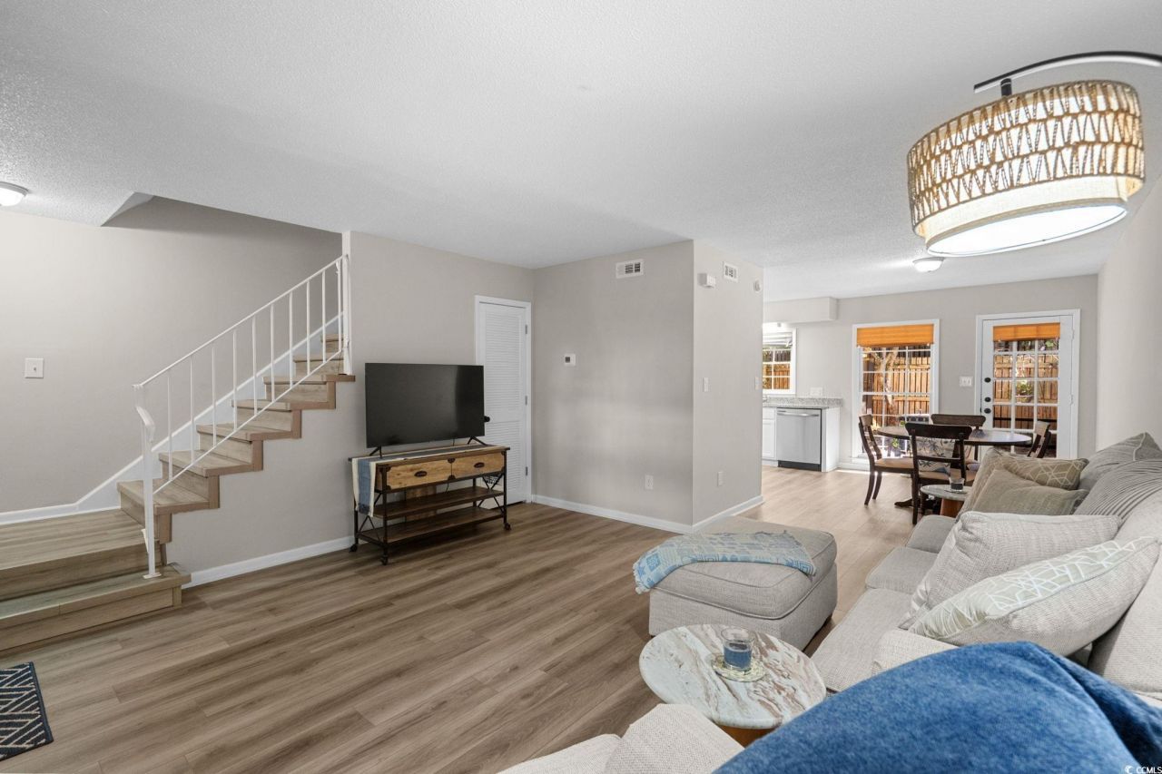 315 73rd Ave. N Photo 10