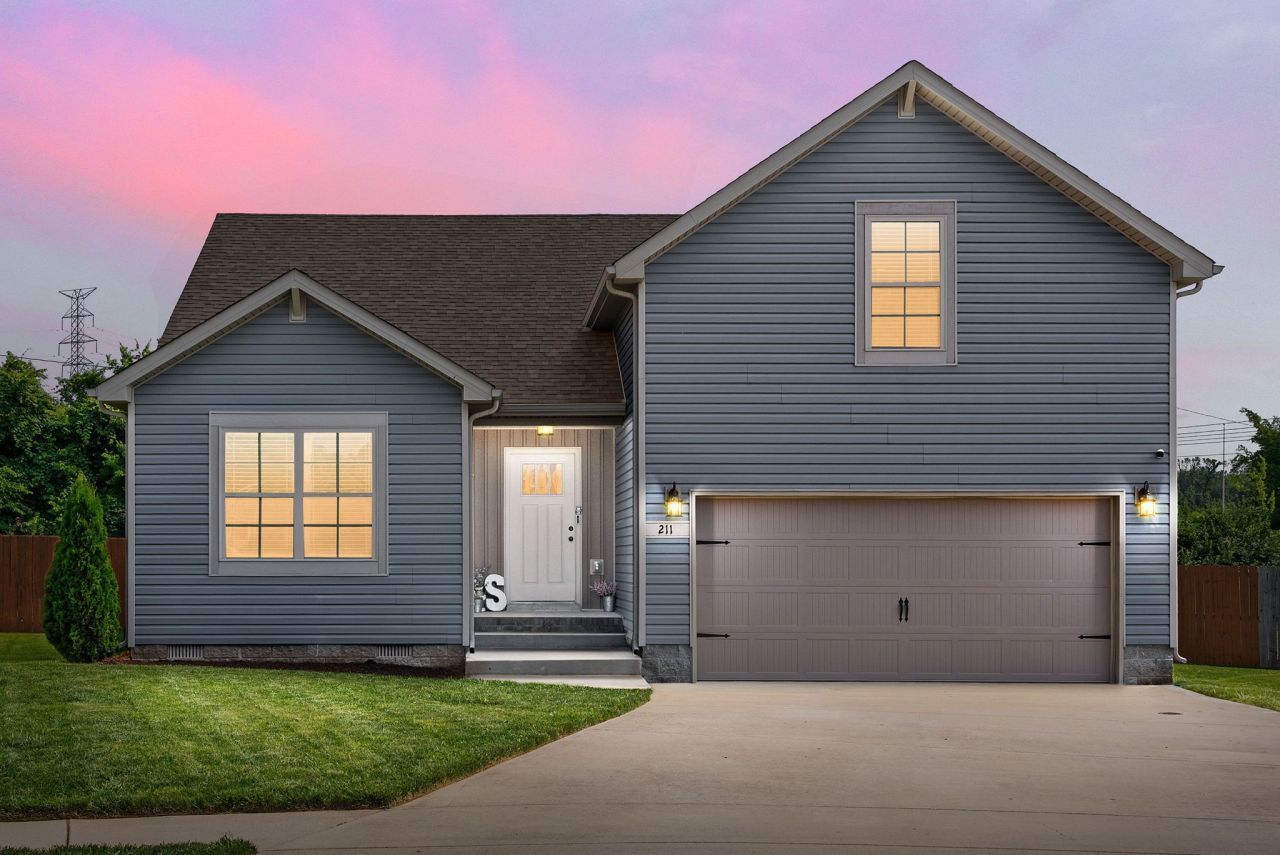 211 Sambar Dr, Clarksville, TN 37040 Main Photo
