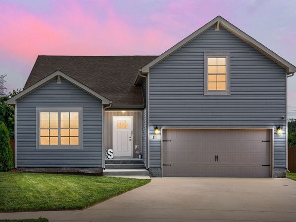 211 Sambar Dr, Clarksville, TN 37040