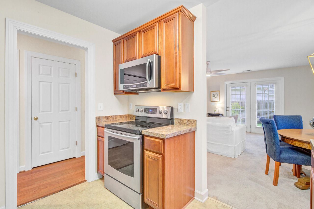 128 Garden Grove Drive Photo 12