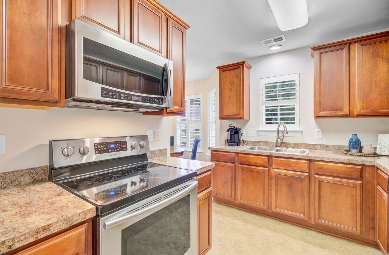 128 Garden Grove Drive Photo 13