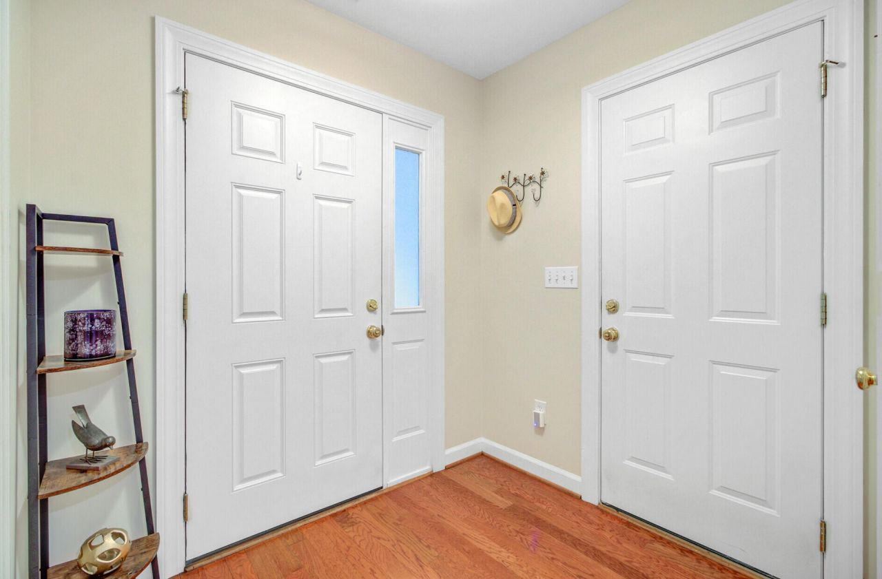 128 Garden Grove Drive Photo 5