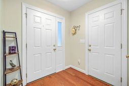 128 Garden Grove Drive photo 4