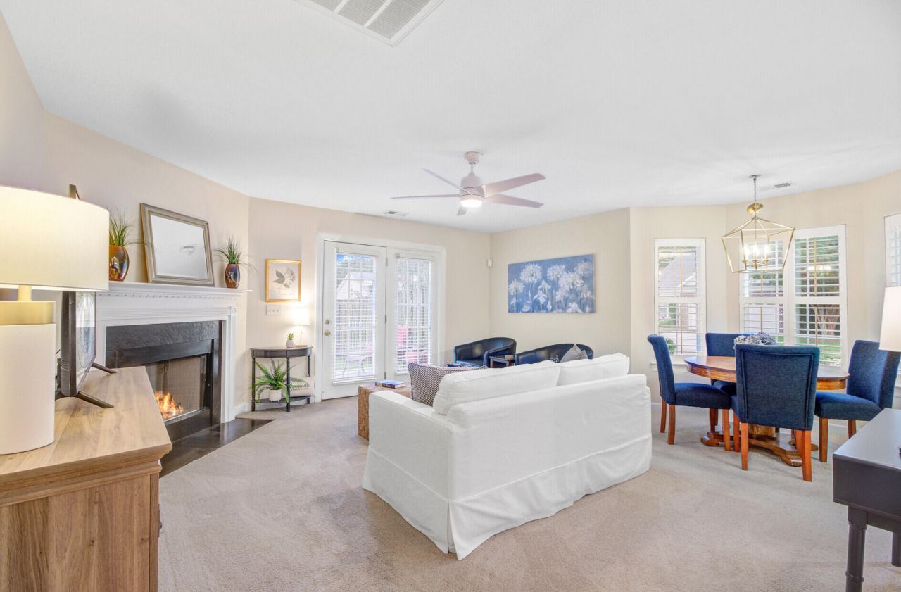 128 Garden Grove Drive Photo 6