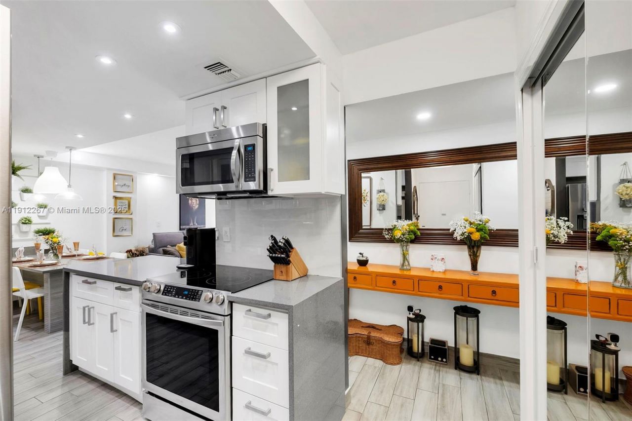 2121 N Ocean Blvd, Unit 204W, Boca Raton, FL 33431 Photo