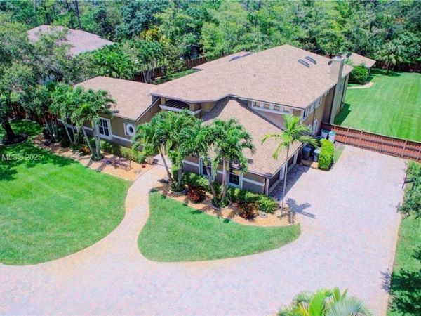 6879 NW 65th Terrace, Parkland, FL 33067