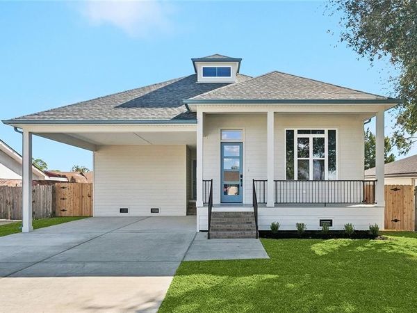 3509 PLAZA Drive, Chalmette, LA 70043