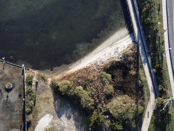 2572 E EAST BAY AVENUE, MANAHAWKIN, NJ 08050