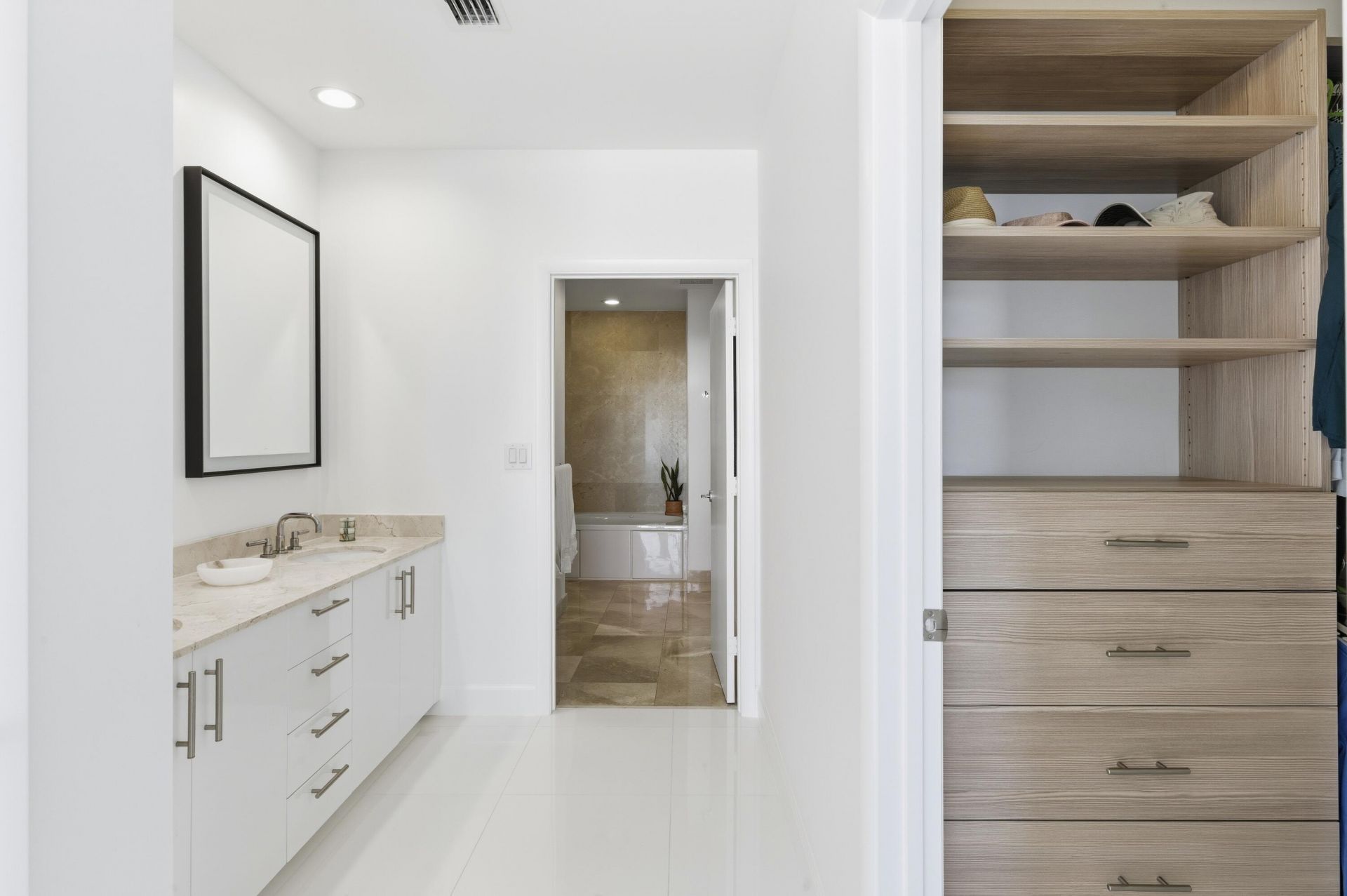 550 Okeechobee Boulevard, Unit 911, West Palm Beach, FL 33401 Photo