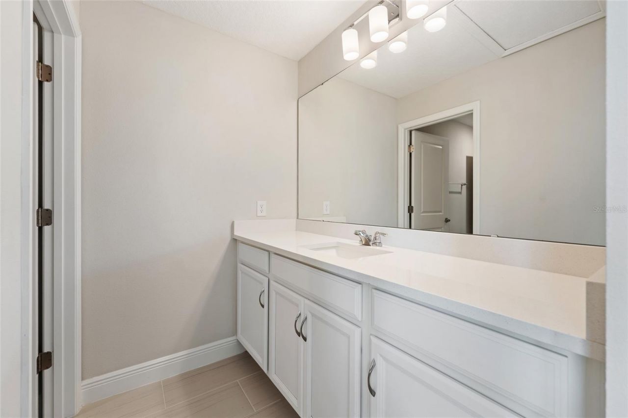 2450 Standing Rock Circle, Oakland, FL 34787 Photo