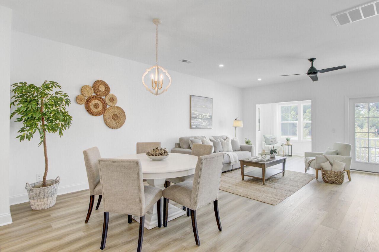 637 N Laurel Street Photo 11