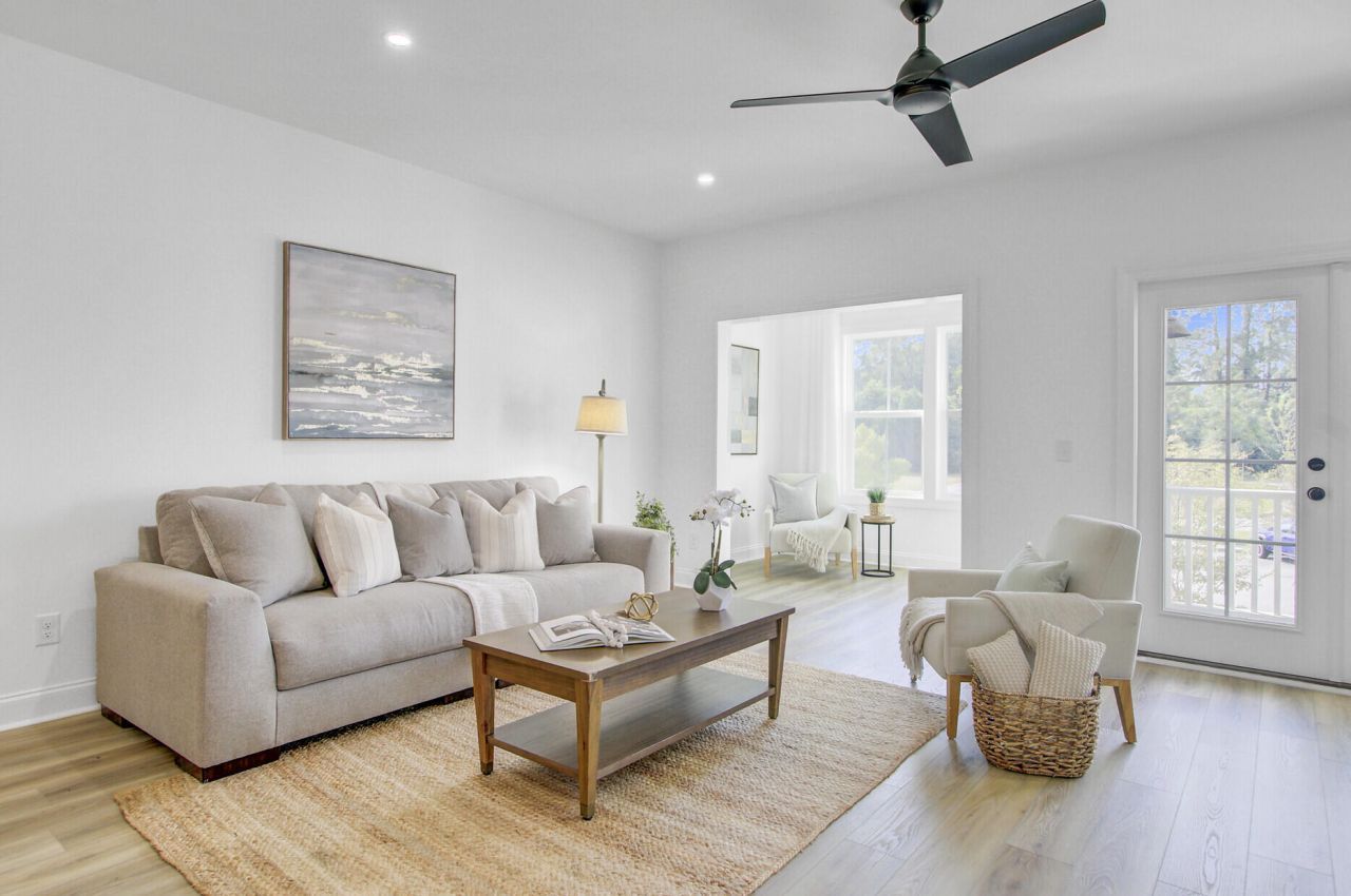 637 N Laurel Street Photo 14