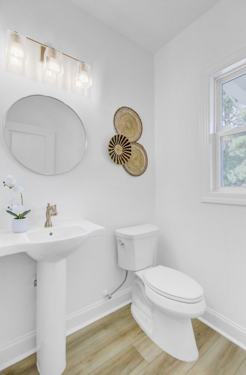 637 N Laurel Street Photo 24