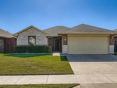 9017 Curacao Drive, Fort Worth, TX 76123