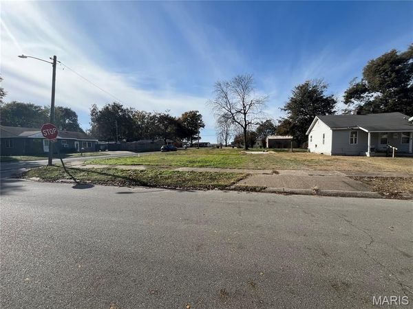 1110 Collins Avenue, Caruthersville, MO 63830