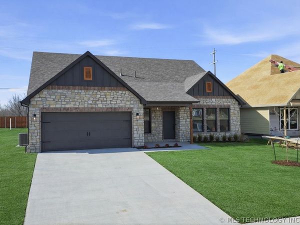 4924 N Walnut Avenue , Broken Arrow, OK 74014