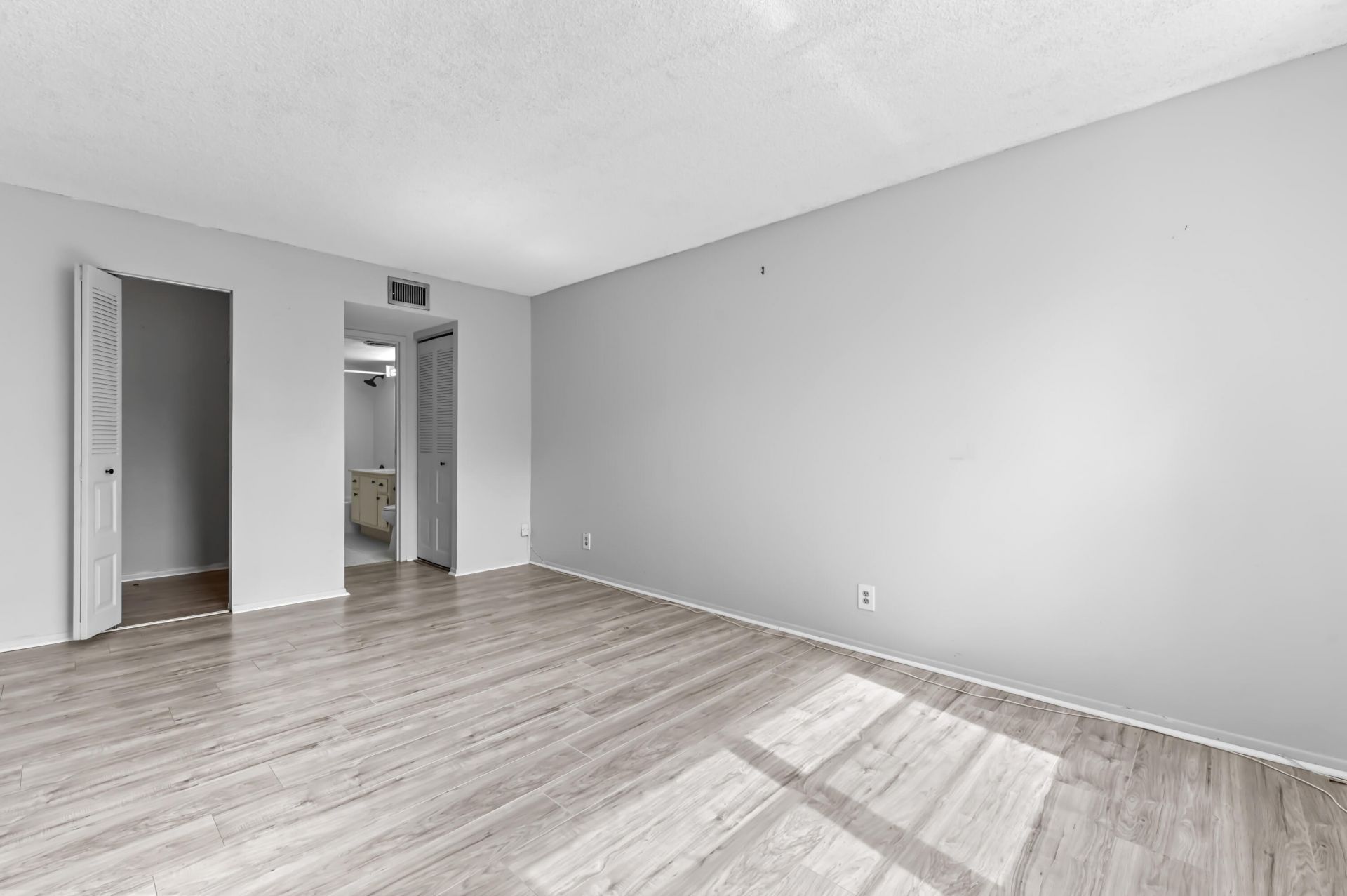 2650 NW 49th Avenue, Unit 422, Lauderdale Lakes, FL 33313 Photo