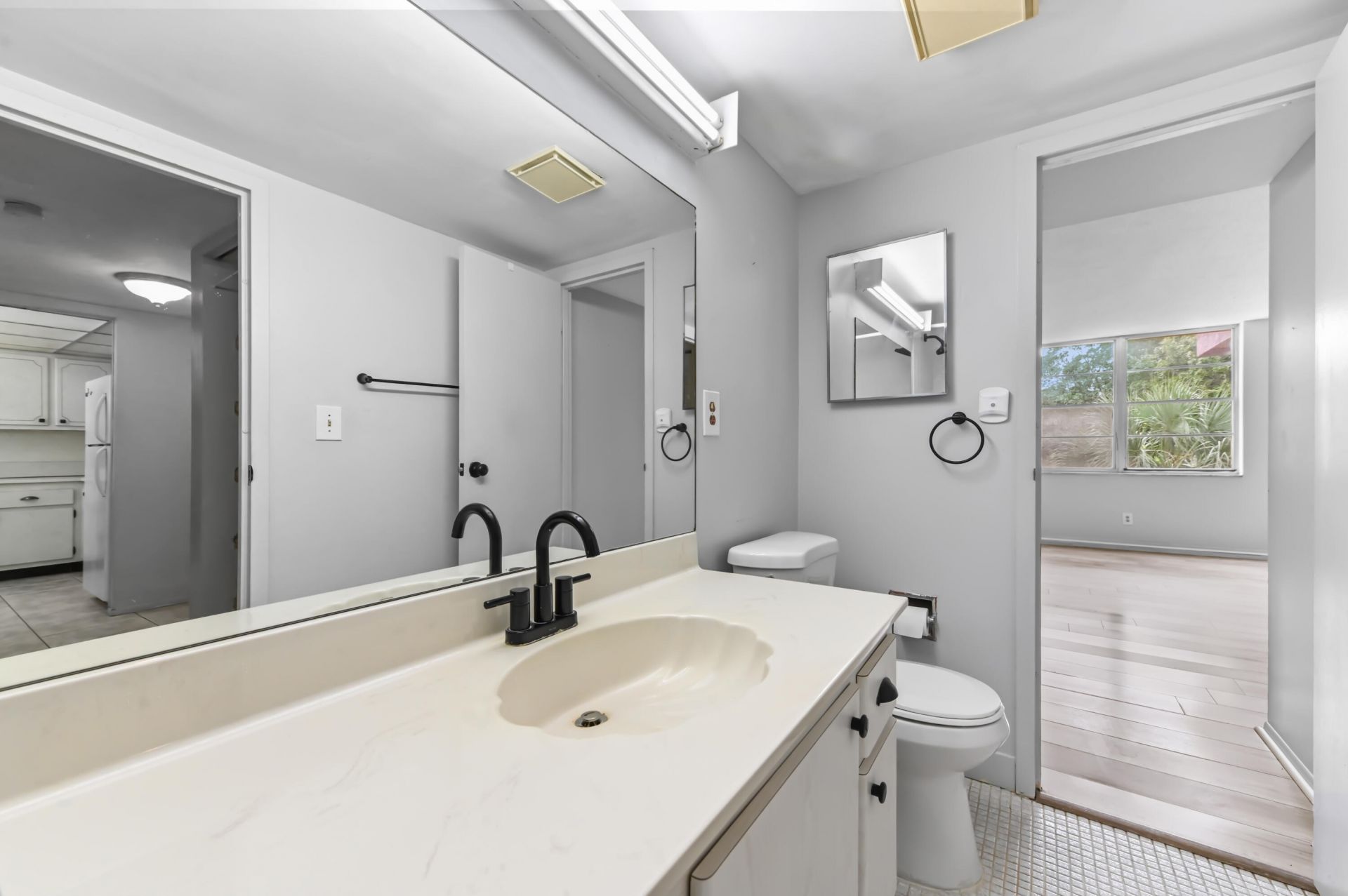 2650 NW 49th Avenue, Unit 422, Lauderdale Lakes, FL 33313 Photo