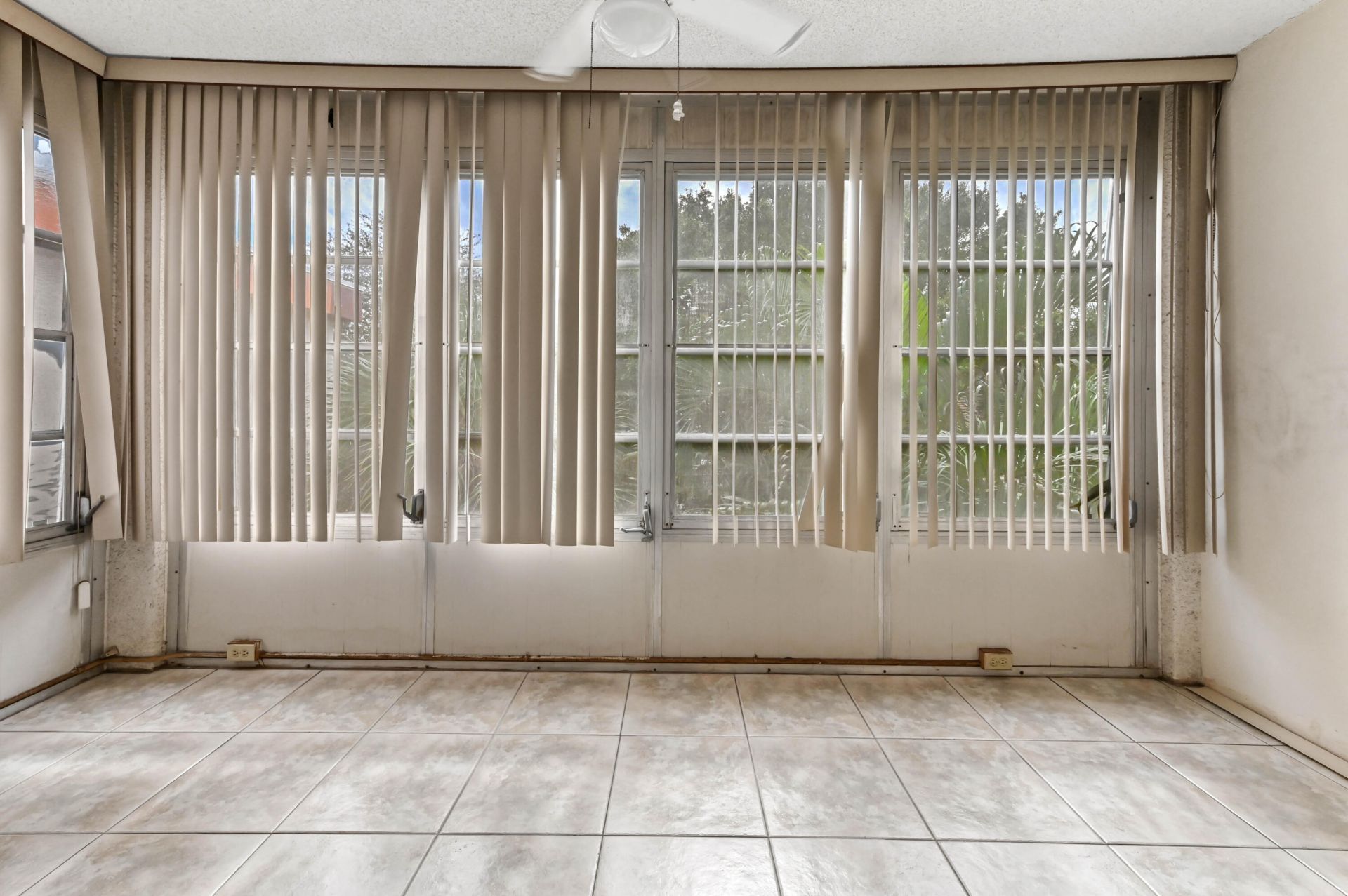 2650 NW 49th Avenue, Unit 422, Lauderdale Lakes, FL 33313 Photo