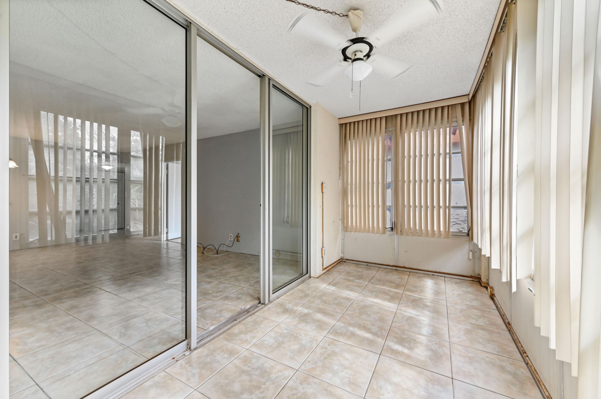 2650 NW 49th Avenue, Unit 422, Lauderdale Lakes, FL 33313 Photo