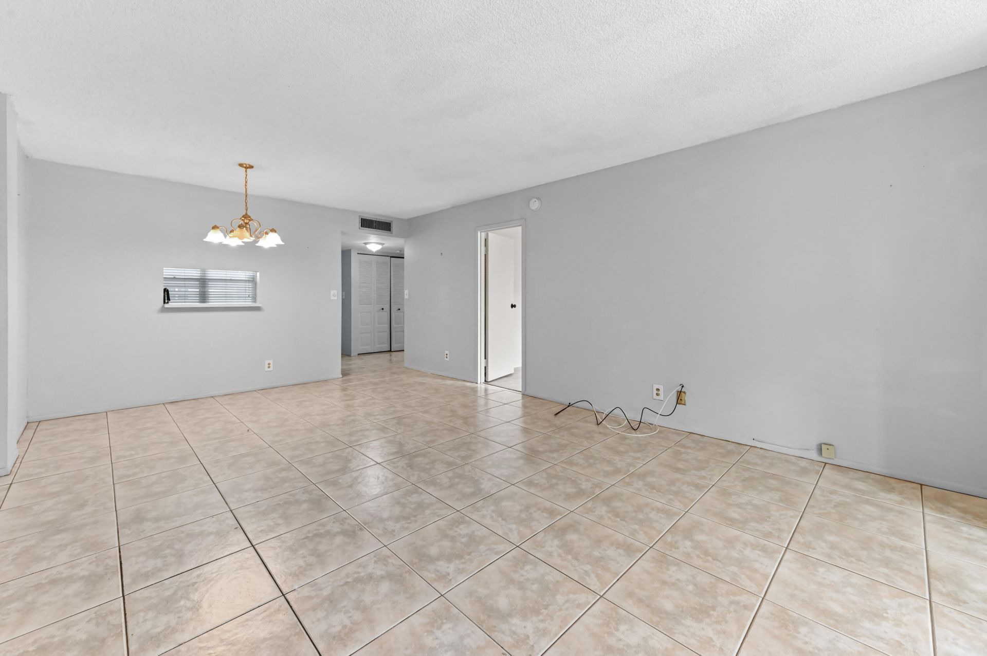2650 NW 49th Avenue, Unit 422, Lauderdale Lakes, FL 33313 Photo