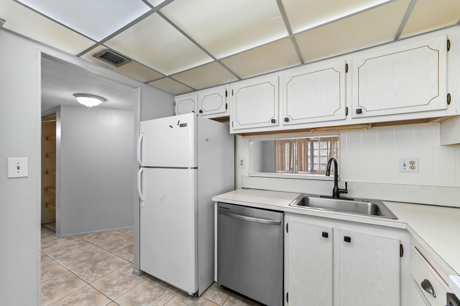 2650 NW 49th Avenue, Unit 422, Lauderdale Lakes, FL 33313 Photo