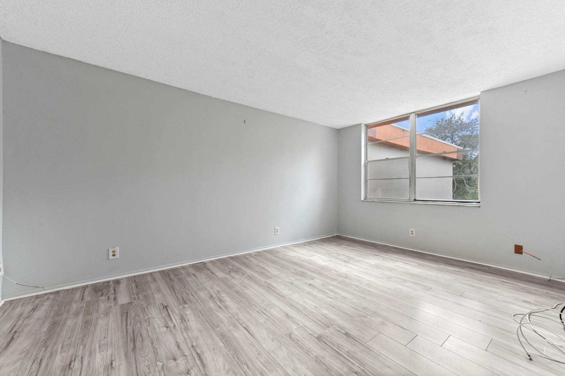 2650 NW 49th Avenue, Unit 422, Lauderdale Lakes, FL 33313 Photo