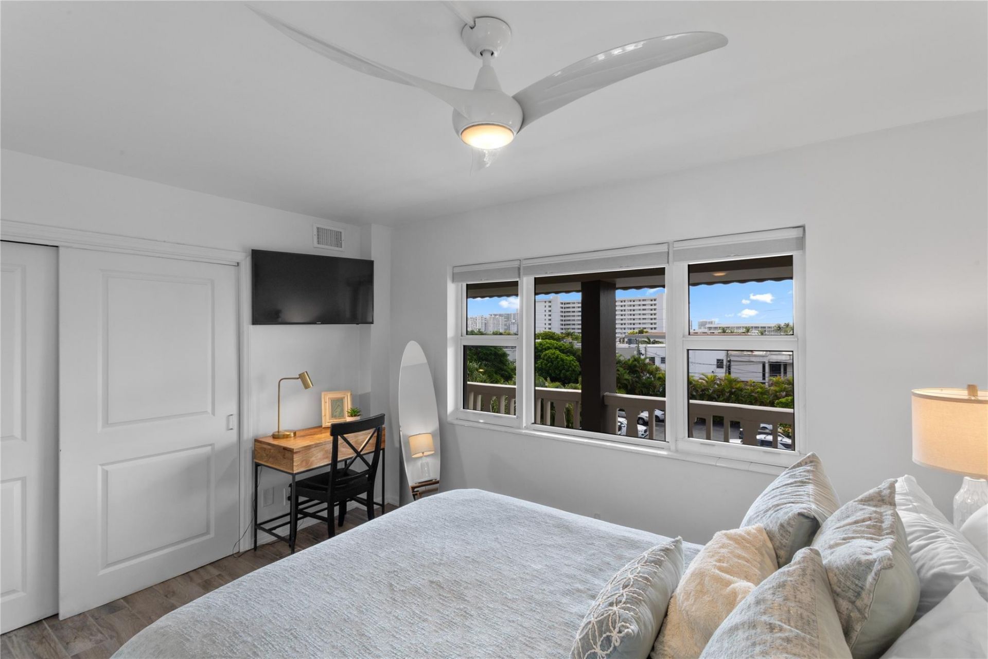 3111 NE 51st Street, Unit 403c, Fort Lauderdale, FL 33308 Photo