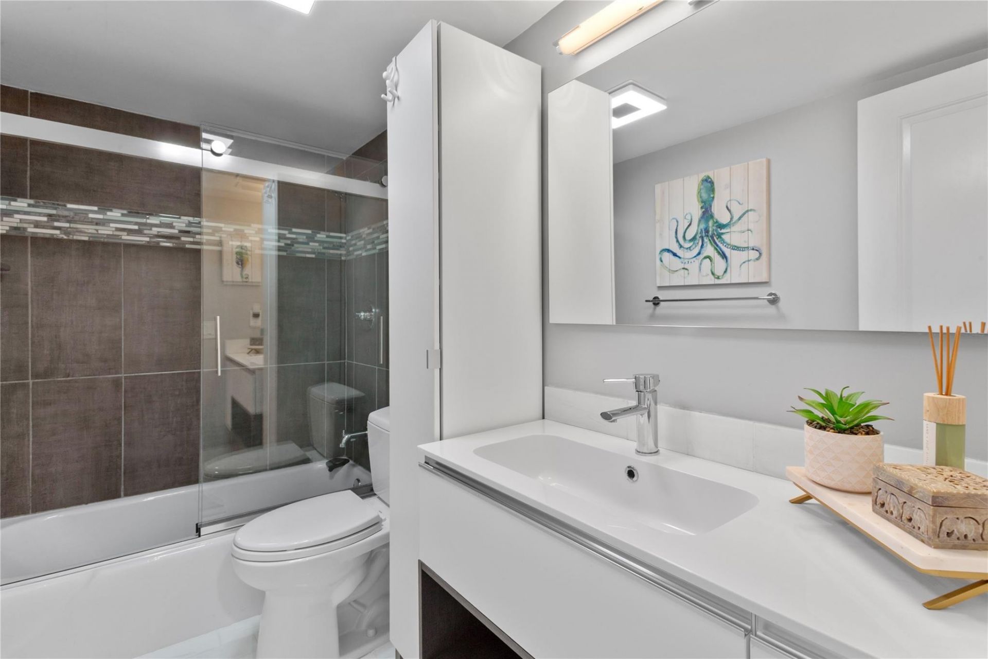 3111 NE 51st Street, Unit 403C, Fort Lauderdale, FL 33308 Photo