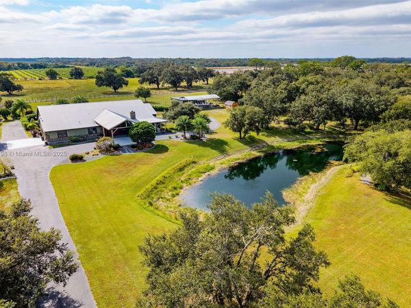 5675 County Road 78, La Belle, FL 33935