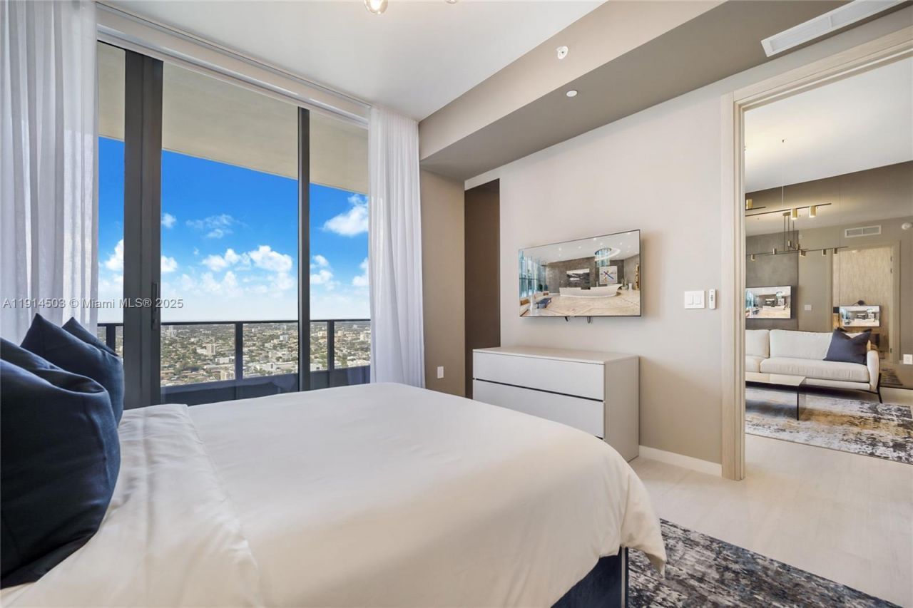 1000 Brickell Plz, Unit PH5006, Miami, FL 33131 Photo