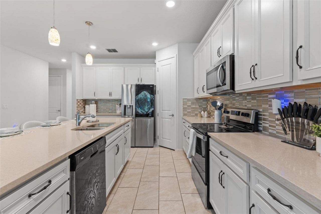 6248 Bradford Woods Dr, Zephyrhills, FL 33542 Photo