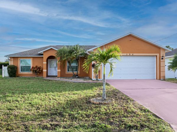 594 SW Grove Avenue, Port Saint Lucie, FL 34983