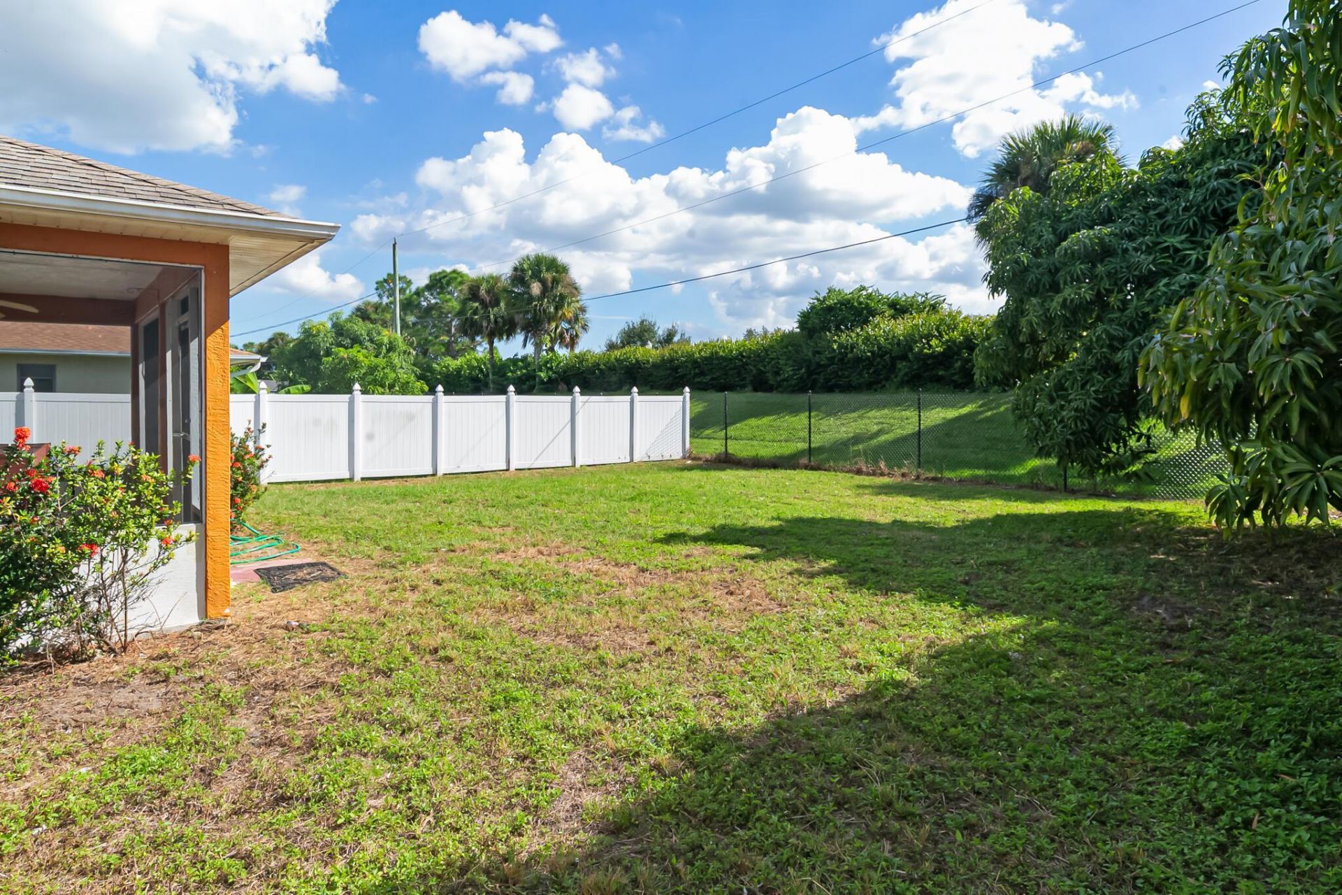 594 SW Grove Avenue, Port Saint Lucie, FL 34983 Photo