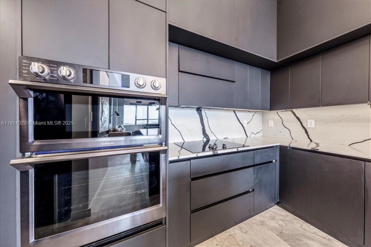 1500 Bay Rd, Unit PH 1570, Miami Beach, FL 33139 Photo