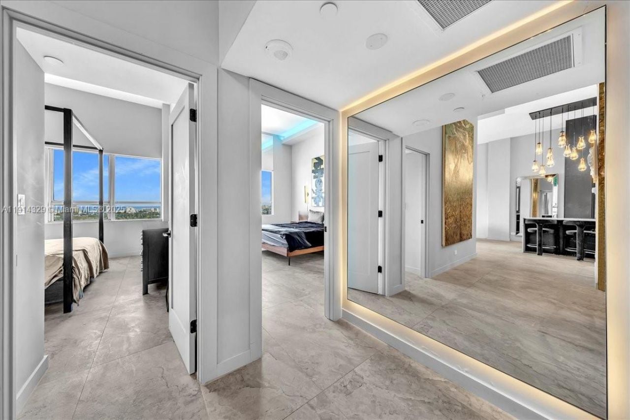 1500 Bay Rd, Unit PH 1570, Miami Beach, FL 33139 Photo