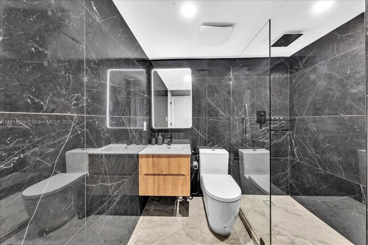 1500 Bay Rd, Unit PH 1570, Miami Beach, FL 33139 Photo