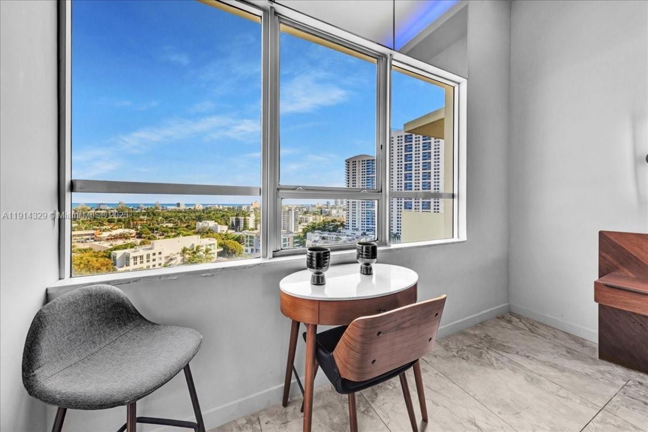 1500 Bay Rd, Unit PH 1570, Miami Beach, FL 33139 Photo