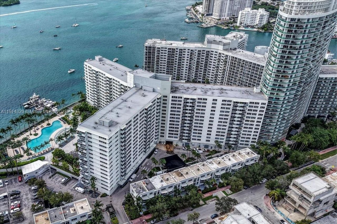 1500 Bay Rd, Unit PH 1570, Miami Beach, FL 33139 Photo