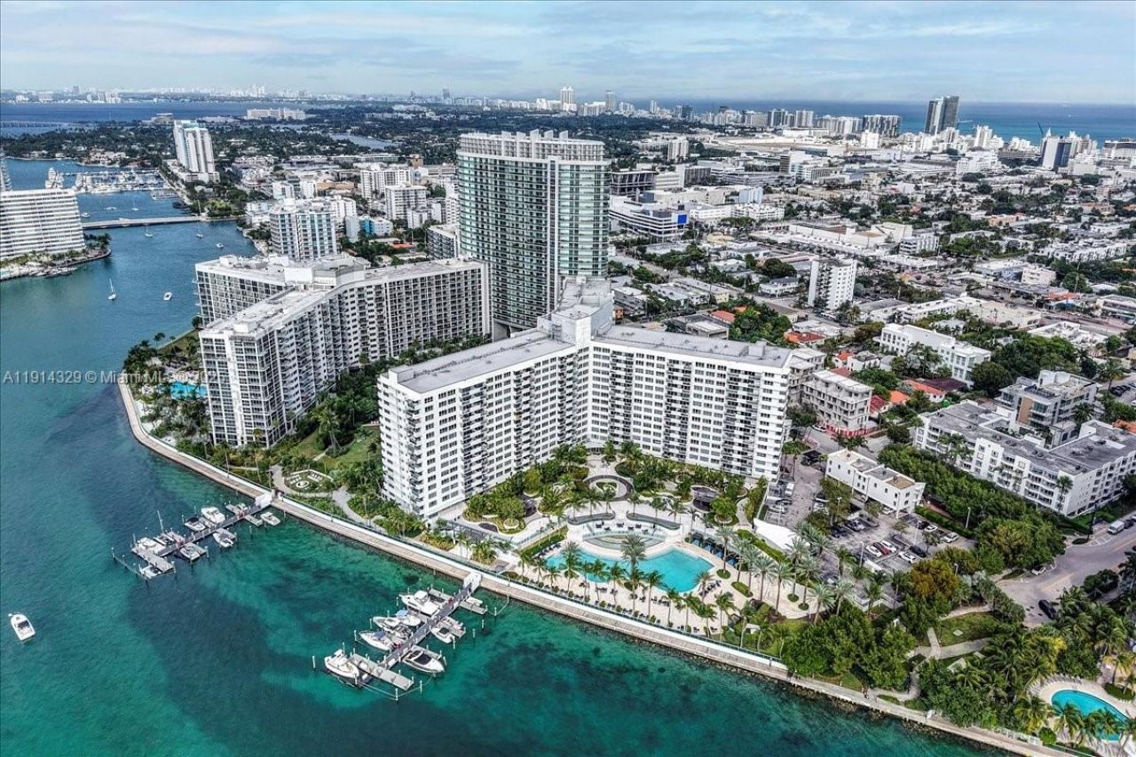 1500 Bay Rd, Unit PH 1570, Miami Beach, FL 33139 Photo