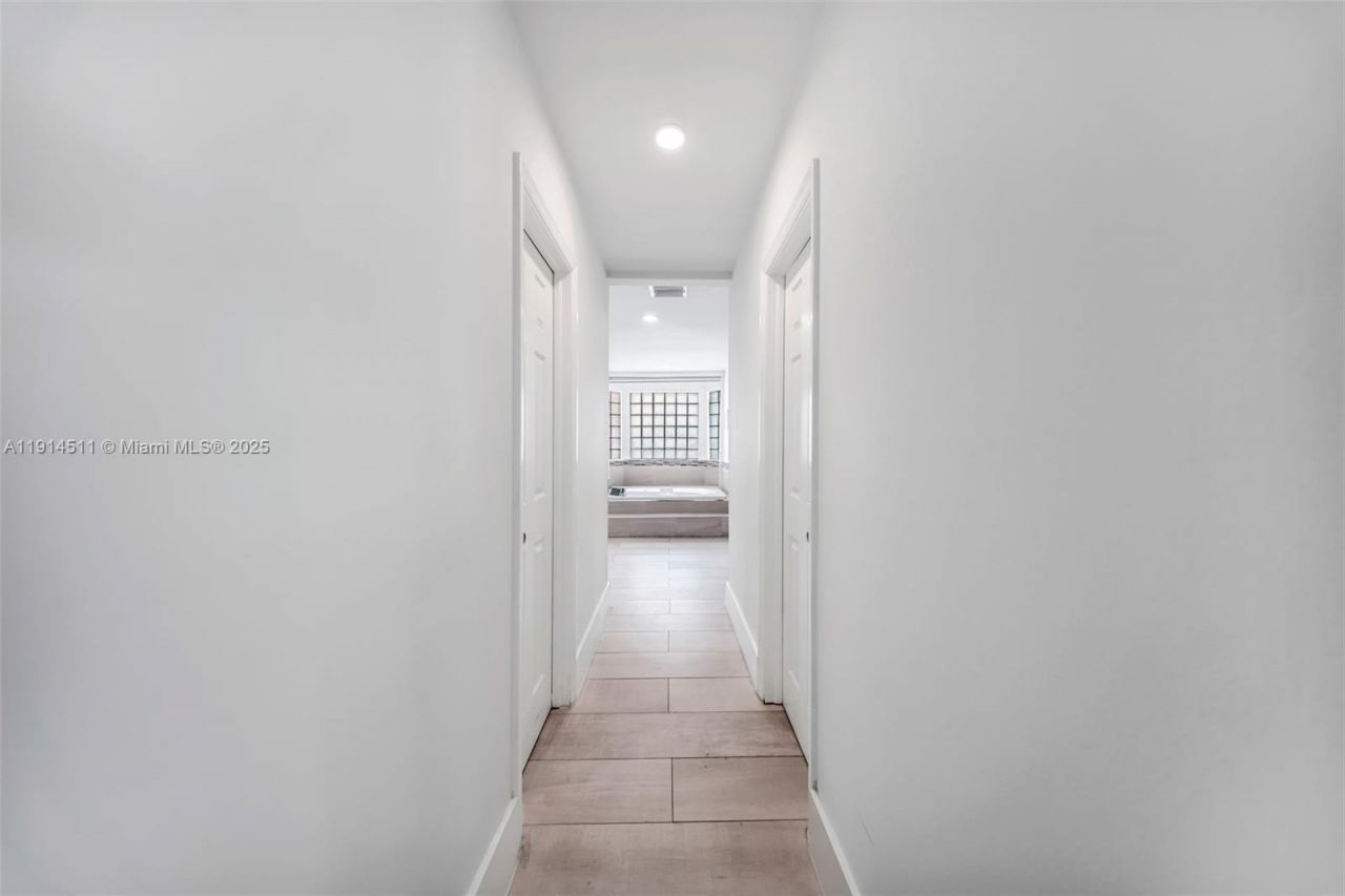 10195 NW 26th St, Doral, FL 33172 Photo