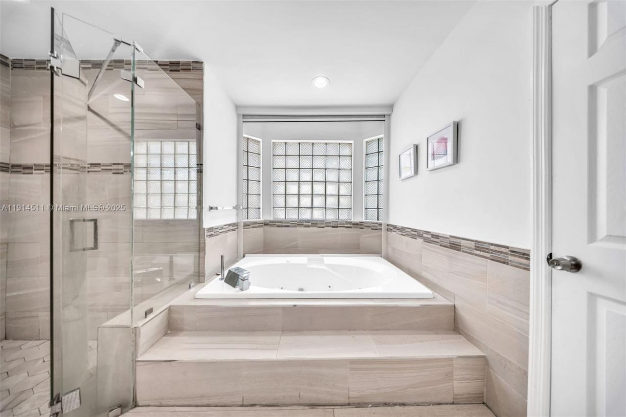 10195 NW 26th St, Doral, FL 33172 Photo