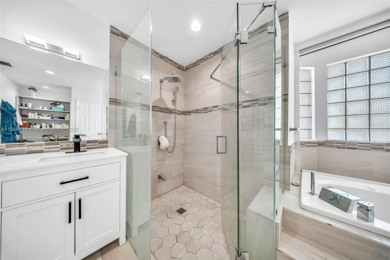 10195 NW 26th St, Doral, FL 33172 Photo