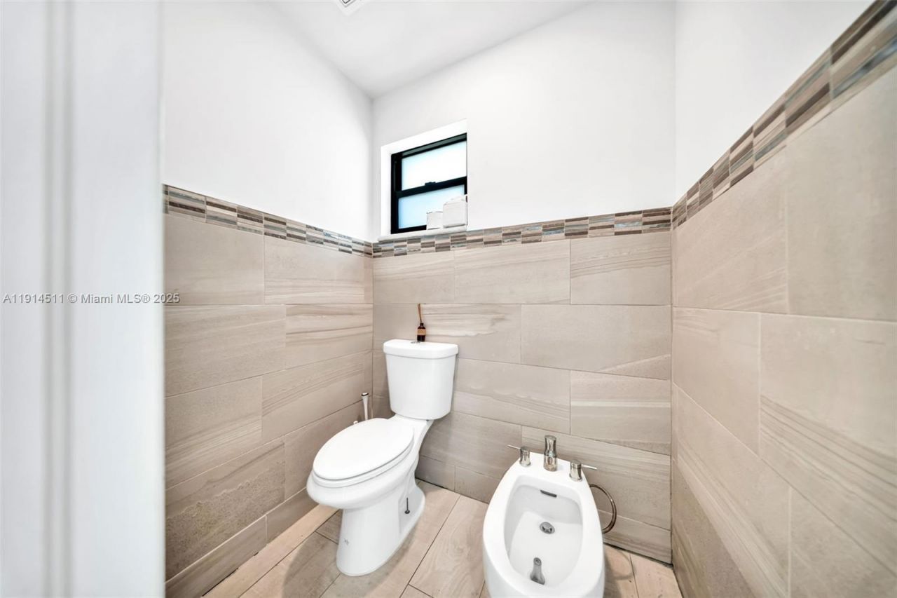 10195 NW 26th St, Doral, FL 33172 Photo