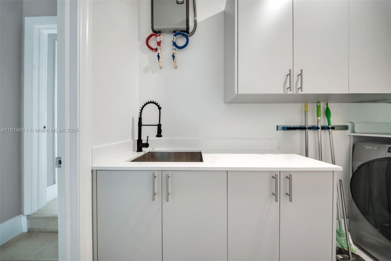 10195 NW 26th St, Doral, FL 33172 Photo