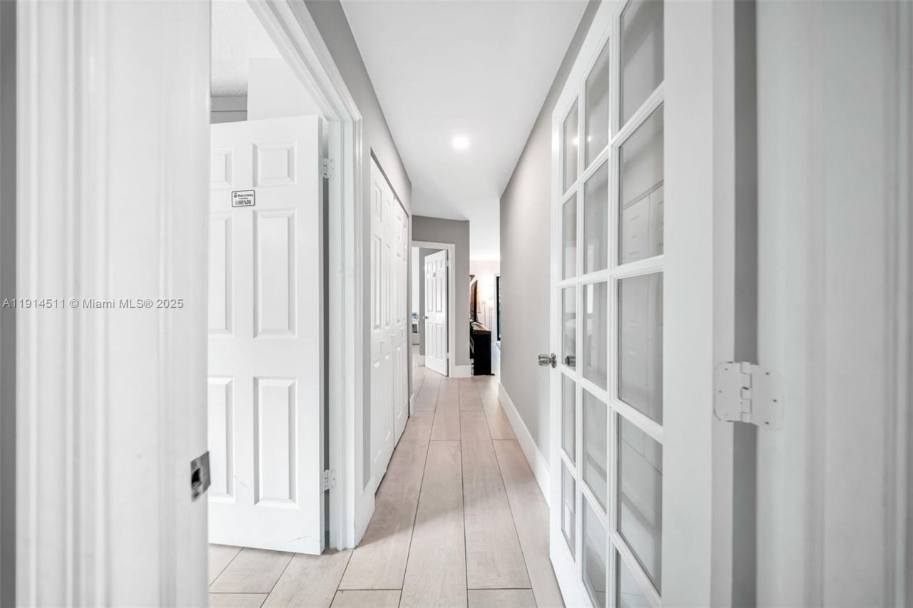 10195 NW 26th St, Doral, FL 33172 Photo