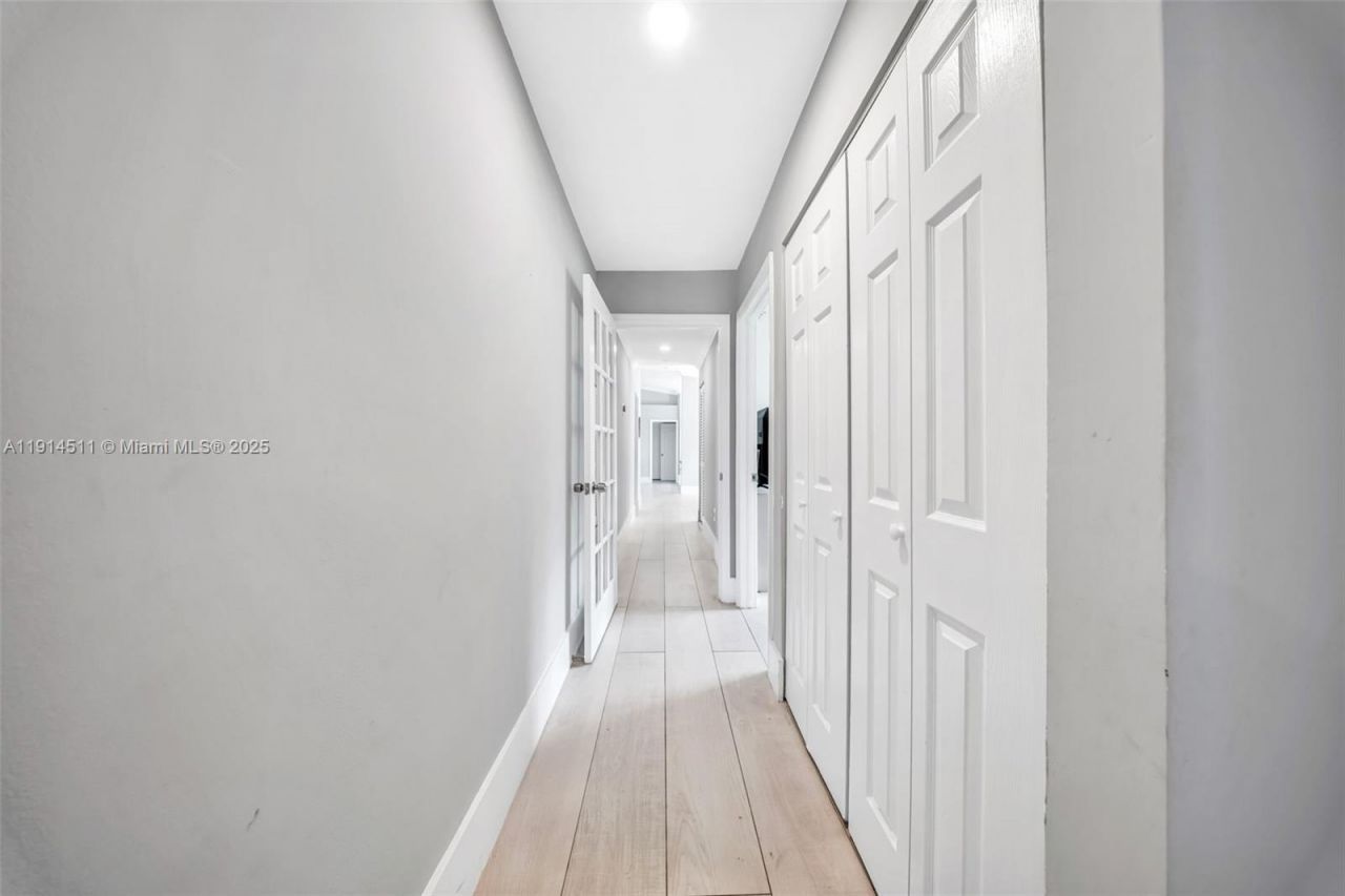 10195 NW 26th St, Doral, FL 33172 Photo