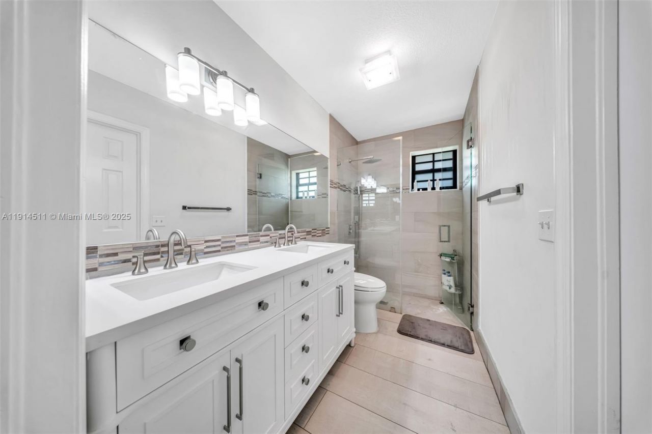 10195 NW 26th St, Doral, FL 33172 Photo