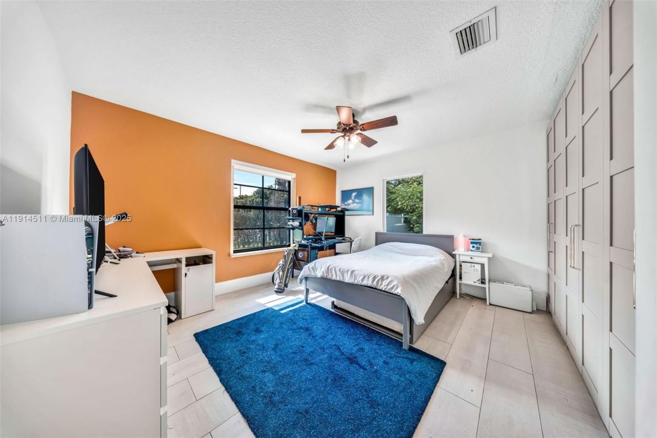 10195 NW 26th St, Doral, FL 33172 Photo